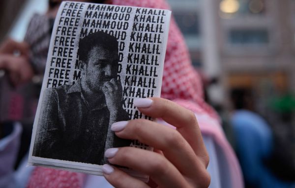 Un juge américain ordonne la libération de Mahmoud Khalil