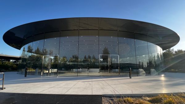 Du garage de Jobs à l'Apple Park: 50 ans d'histoire d'Apple à travers ses lieux emblématiques