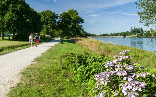 Cette balade bucolique à Ploërmel vous mène à un circuit unique avec ses 530 variétés d'hortensias [Carte]