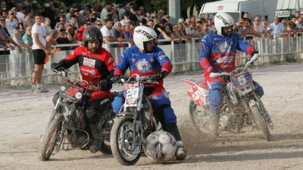 Motoball - challenge Jean-Lenoir : Camaret peut-il renverser Valréas ?