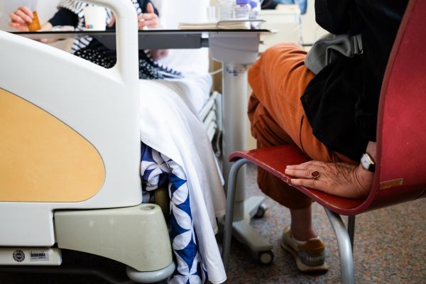 Fin de vie : changement de présidente mais pas de ligne à la tête de la SFAP, le lobby des soins palliatifs