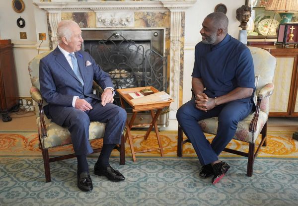 Charles III va suivre les traces du prince Harry et de Meghan Markle et ce n'est pas une blague