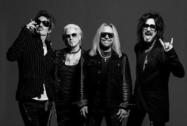 MÖTLEY CRÜE et DOLLY PARTON : From the Beginning