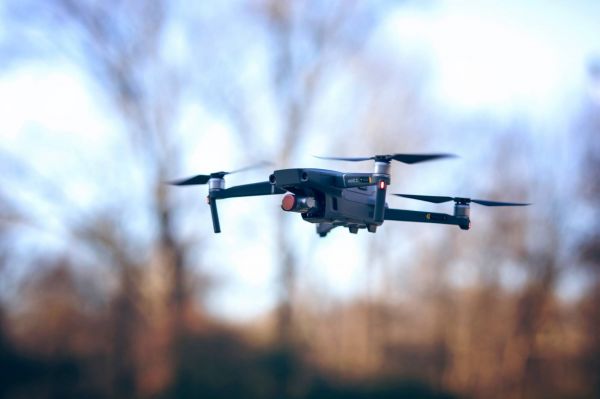 Edito. Drôles de drones