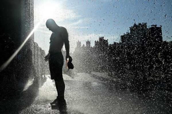Canicule, foule et décibels : comment survivre aux concerts de l'été