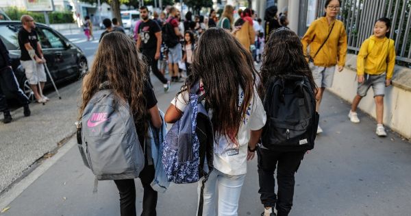 Temps de vacances, heures de cours... Où se situe la France en Europe sur la question des rythmes scolaires ?