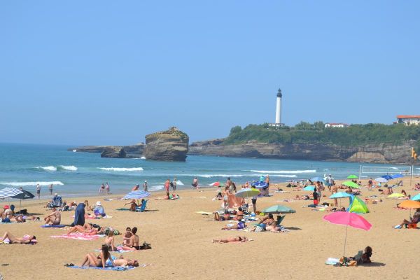 À Biarritz, les douches de plage font leur grand retour cet été