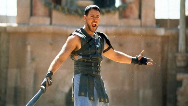 Russell Crowe sera le mentor immortel dHenry Cavill dans le remake de Highlander