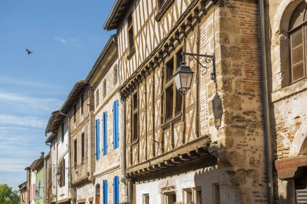Balade à Marmande, entre fleuve et effluves : remontez le temps dans un voyage olfactif au cœur du Moyen Âge