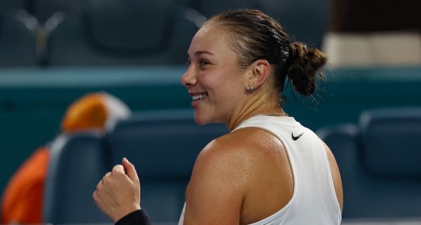 « Quand tu vois l'attitude d'Anisimova, pas concernée, qui se prend 1 et 1 en 57 minutes et le combat sublime de Sabalenka qui s'en sort contre Rybakina, tu comprends qu'il y a les gagnantes [...]