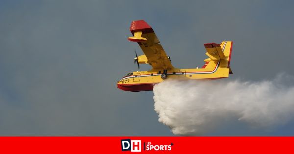 Croatie: D'importants incendies sur la côte obligent de nombreux touristes à évacuer (VIDEO)