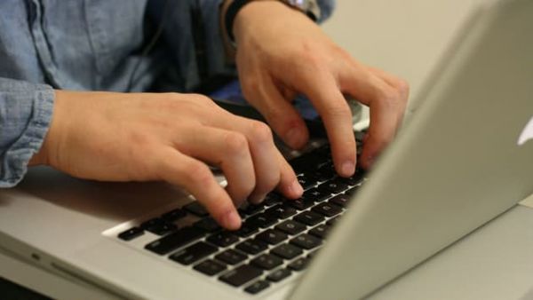 Il payait pour voir en ligne des viols d'enfants perpétrés en Colombie: un Français mis en examen et écroué