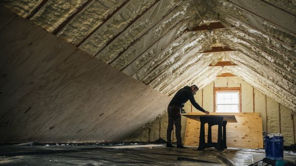 "Ceux qui veulent d'abord une pompe à chaleur, je préfère ne pas m'en occuper": les artisans agacés par les clients qui ne veulent pas isoler leur maison