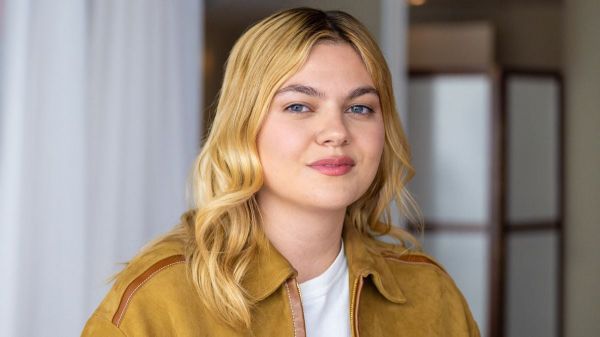 Louane a dit "oui" à Florian Roussi, elle dévoile des photos de leur fête : "Les rumeurs disent..."