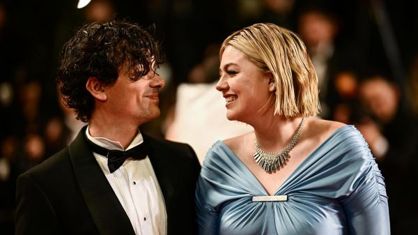 Louane et son futur mari Florian Rossi rejouent cette scène culte de Disney pour fêter leurs fiançailles