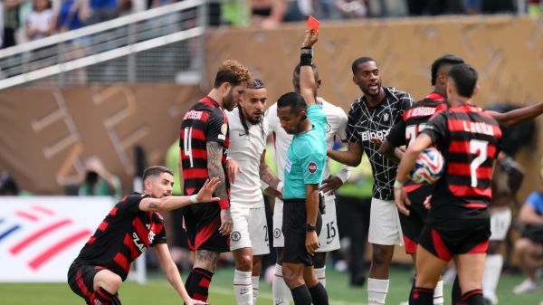 Coupe du monde des clubs 2025: expulsé après 4 minutes contre Flamengo, Nicolas Jackson présente ses excuses aux fans de Chelsea