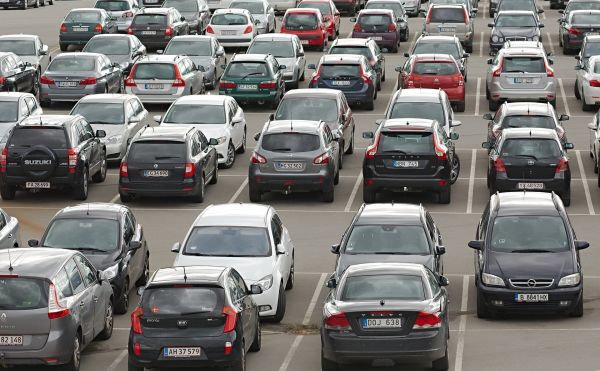 Est-ce que je peux laisser ma voiture stationnée sans contrôle technique ? 