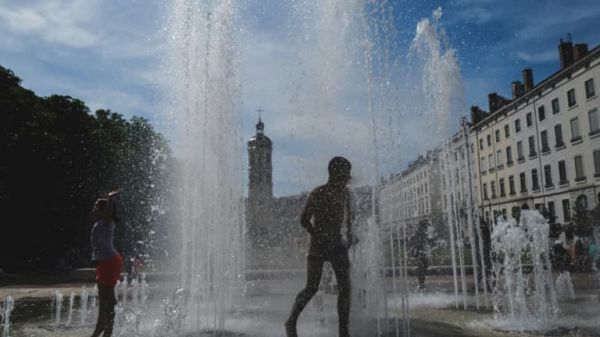 "On essaie de s'adapter": les Lyonnais face à la hausse continue des températures