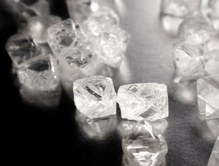 Diamants naturels : l'Angola et De Beers vont allouer 16 millions $ à une campagne mondiale de pub