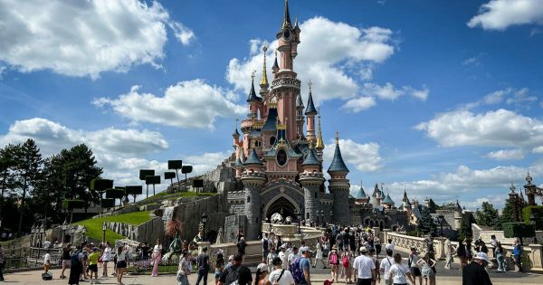 Seine-et-Marne. Un Britannique voulait privatiser Disneyland Paris pour un mariage avec une Ukrainienne de neuf ans