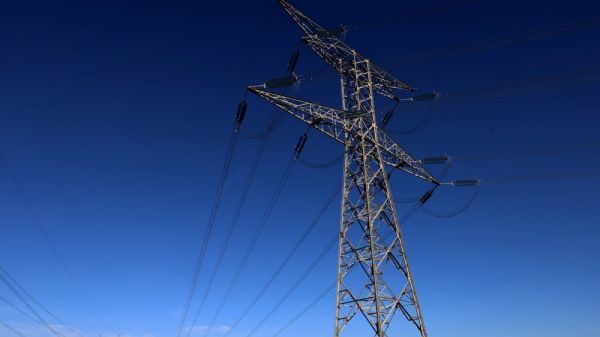 Canicule : de possibles baisses de production d'électricité dans le parc nucléaire dès ce lundi, alerte EDF