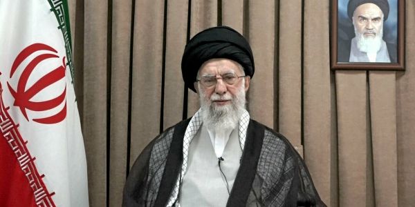 Iran : depuis son bunker, l'ayatollah Khamenei prépare sa succession