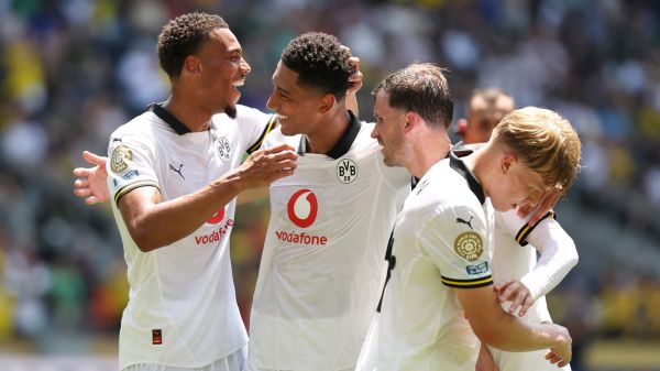 Coupe du monde des clubs 2025: l'image insolite des remplaçants de Dortmund qui suivent le match de leur équipe... depuis le vestiaire