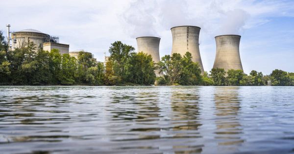 Canicule : EDF alerte sur de possibles baisses de production d'électricité dans le parc nucléaire dès lundi