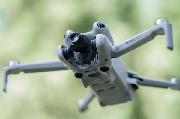 Ce n'est pas une sale blague, le drone DJI Mini 4 Pro est bien vendu à -35%