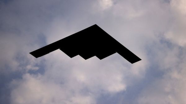 Guerre Israël-Iran : des bombardiers américains B-2 ont décollé d'une base américaine vers le Pacifique, avant un conseil de sécurité à la Maison Blanche