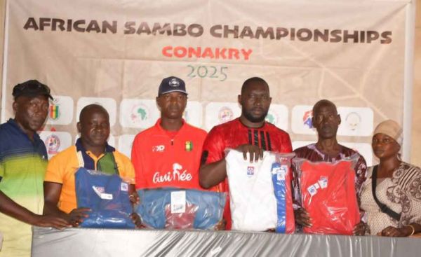 Sambo : la Guinée reçoit un important don d'équipements de la Confédération africaine