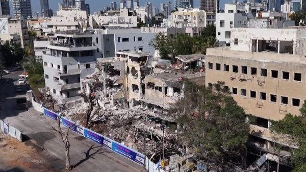 Israël : des Français fuient les frappes iraniennes