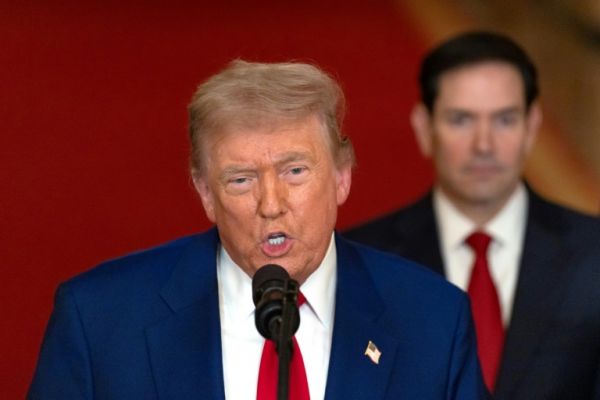 Des frappes dans la nuit: Les États-Unis ont "détruit" les capacités nucléaires de l'Iran, des tirs de représailles sur Israël