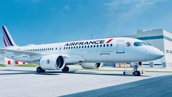 ✈️ La bonne nouvelle du week-end : Le nouvel Airbus A220 porte le nom d'une commune de Haute-Loire !
