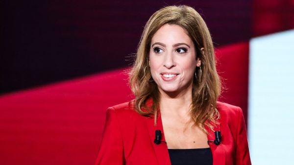 Léa Salamé se mettra "en retrait" du 20 Heures si Raphaël Glucksmann, son compagnon, se présente en 2027