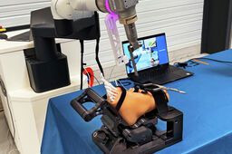 MinMaxMedical lance son usine de robots