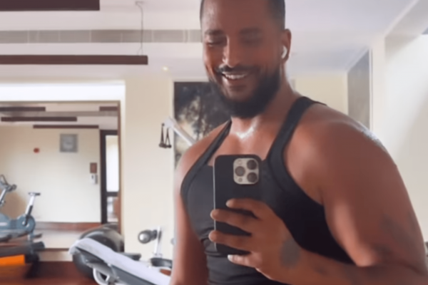 Slimane complètement transformé physiquement après les lourdes accusations
