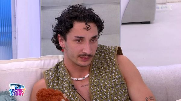 Secret Story: Théo rattrapé par un énorme scandale après sa sortie, il s’explique enfin