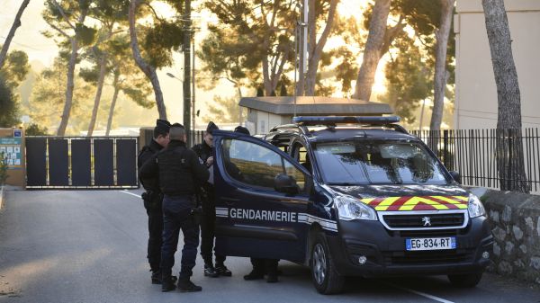 La fête tourne au cauchemar: Une attaque armée fait deux morts et trois blessés à un mariage en France