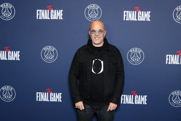 Laura Smet "la plus sauvage" : Pascal Obispo se livre sur son lien fort avec la fille de Johnny Hallyday