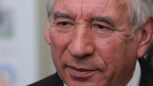 Dimanche politique. Le gouvernement, cette majorité fantôme