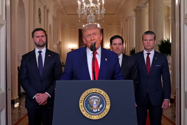Trump frappe l'Iran, le monde retient son souffle