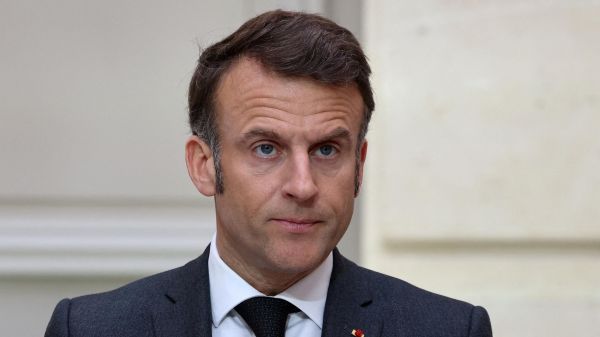 Trump frappe l'Iran, Macron réunit un conseil de défense à l'Élysée