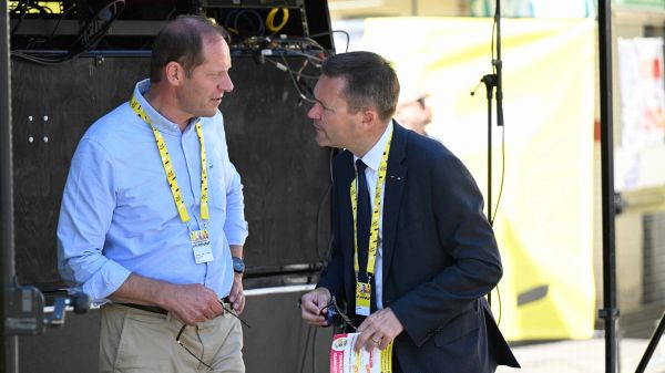 L'ancien directeur sportif de Lance Armstrong dénonce un improbable complot français pour freiner les coureurs