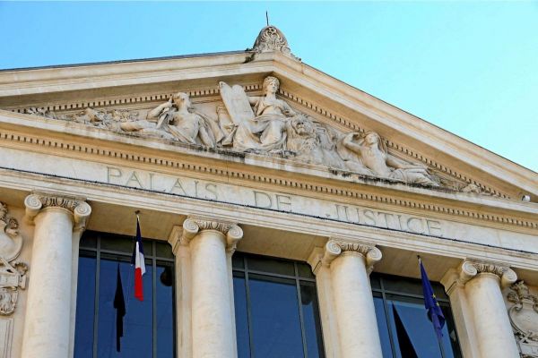 Aux assises de Nice, la tentative de féminicide et les nombreuses alertes