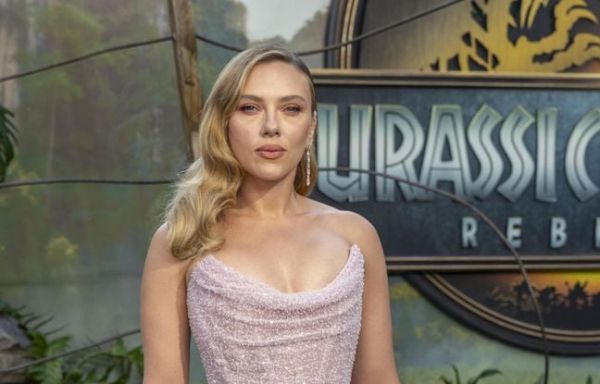 Scarlett Johansson ne regrette pas d'avoir joué les groupies pour rejoindre le casting de « Jurassic World : Renaissance »