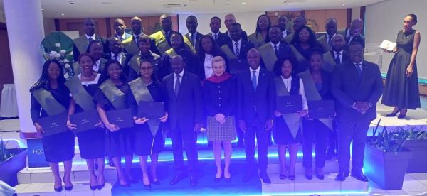 Près d'une quarantaine d'agents de BGFIBank reçoivent leur diplôme après une formation de haut niveau