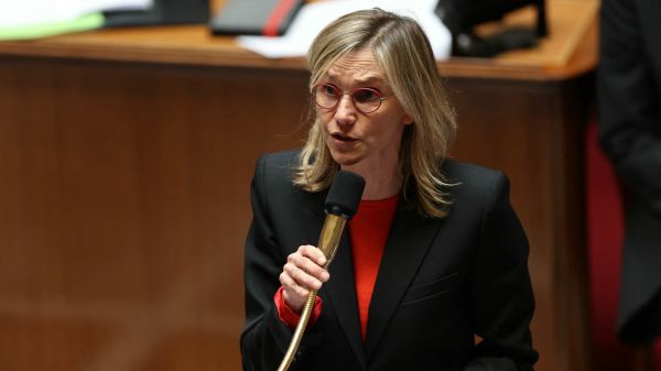Agnès Pannier-Runacher estime que le moratoire sur l'éolien et le photovoltaïque "n'a pas de sens"