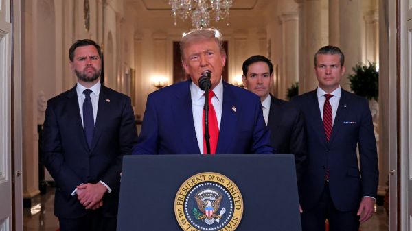 Du démenti de toute implication à la frappe "très réussie": comment Donald Trump a fini par attaquer l'Iran