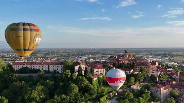Italie : à la découverte de Mondovi, la ville qui vole